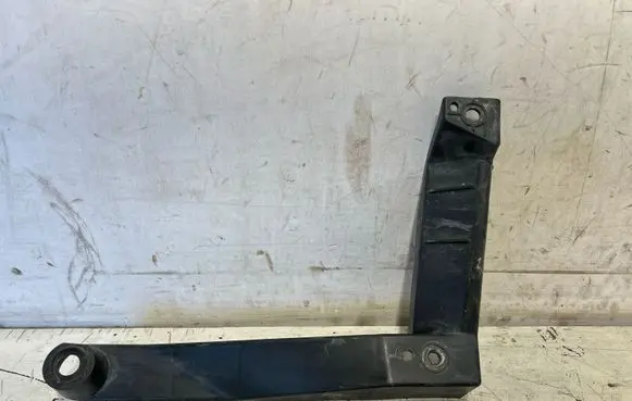 Volkswagen Touareg I Rear bumper mounting bracket 7L6807862