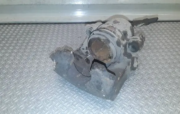 Skoda Octavia Mk2 (1Z) Front brake caliper 