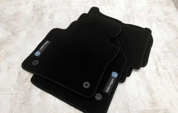 Volkswagen Jetta VI Car floor mat set 