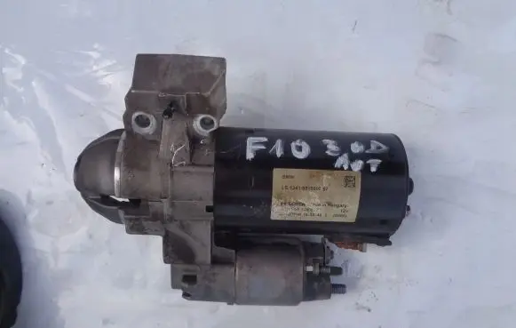 BMW 5 F10 F11 Starter motor 8687064