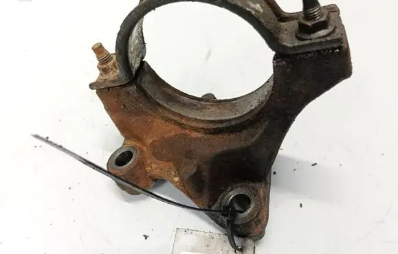Mazda 3 I Engine mounting bracket 