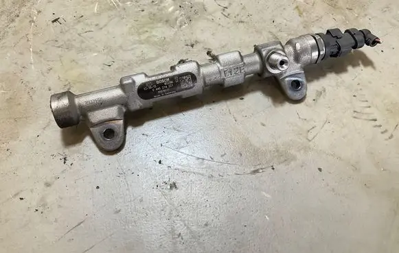 Opel Insignia A Fuel main line pipe 0445214221 55576177 8533962