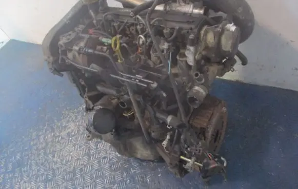 Nissan Almera Tino Engine