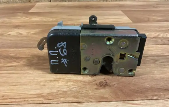 Citroen C8 Front door lock 