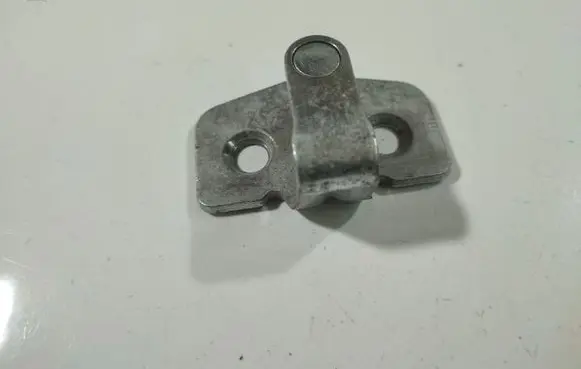 Opel Zafira A Rear door lock loop/hook striker 