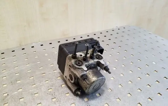 Toyota RAV 4 (XA30) ABS Pump 4451042150 8954142240