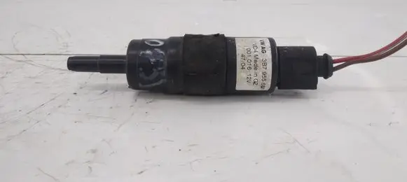 Audi A6 S6 C6 4F Windscreen/windshield washer pump 3B7955681