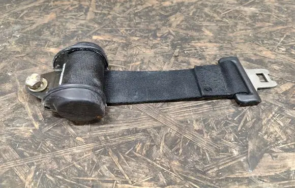Porsche 928 Rear seatbelt