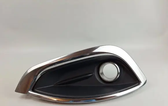 Chrysler Pacifica Front fog light trim/grill 68229006AA