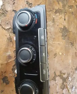 Volkswagen Tiguan Climate control unit 5HB009751