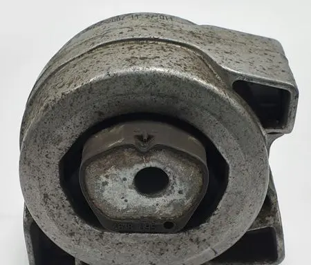 Mercedes-Benz A W169 Engine mounting bracket A1692400518