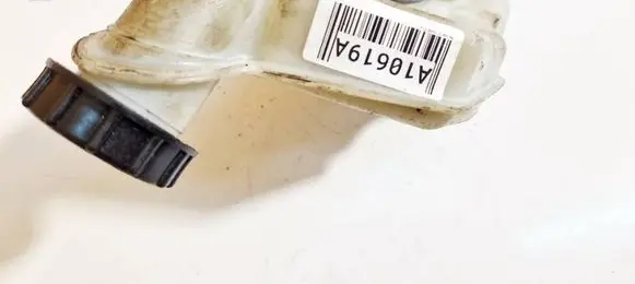 Brake fluid reservoir