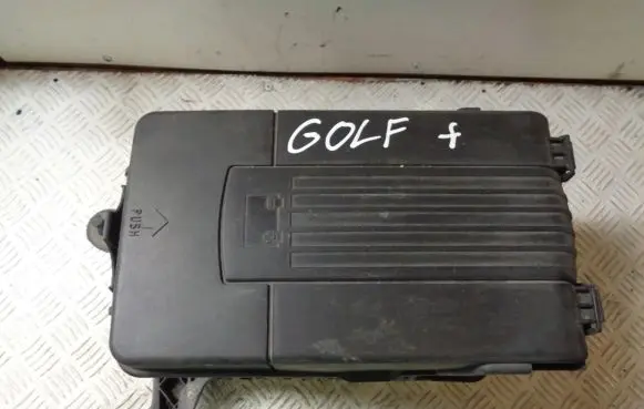 Volkswagen Golf Plus Battery box tray 1K0915333