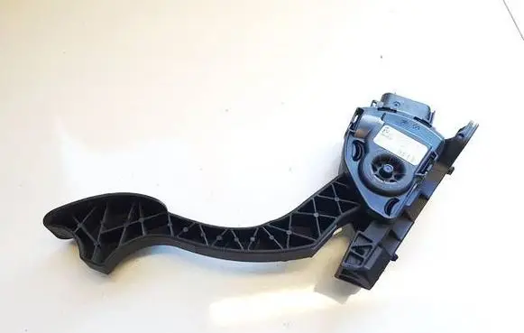 Ford Mondeo MK IV Accelerator throttle pedal 6G929F836RC