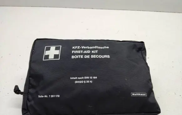 Mercedes-Benz ML W164 First aid kit 