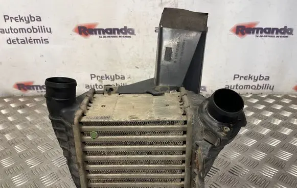 Volkswagen Golf III Intercooler radiator 1H0145805B
