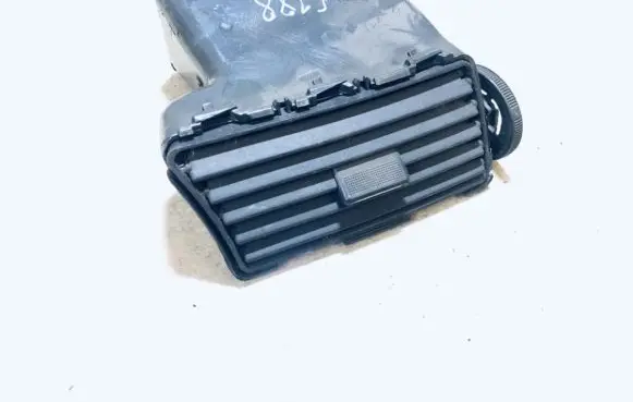 Chrysler Pacifica Dash center air vent grill