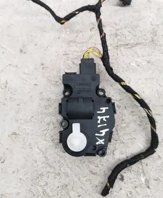 BMW 2 F46 Air flap motor/actuator CZ113930