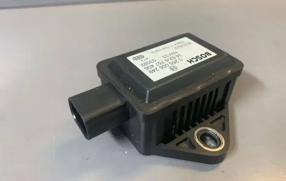 BMW 7 E65 E66 ESP acceleration yaw rate sensor 6757406 34526757406 0265005249