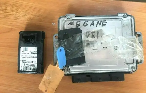 Renault Megane II Engine control unit/module 0281011776 S118539001F