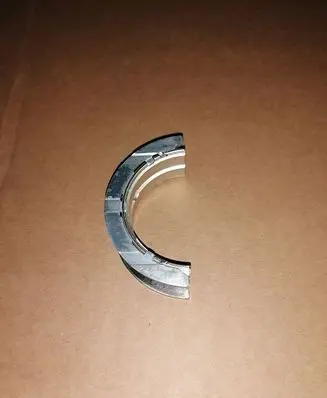 Engine mounting bracket