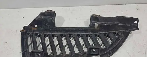 Front bumper upper radiator grill