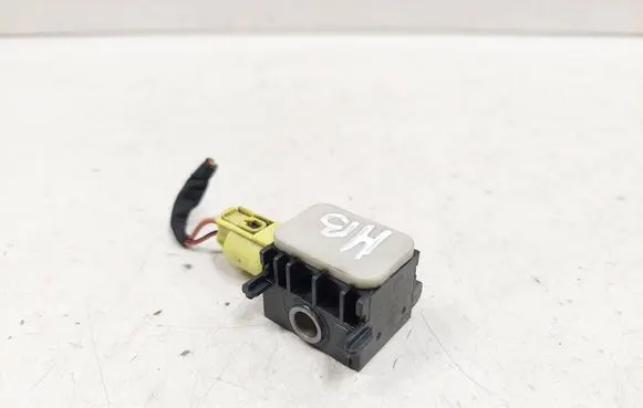 Mercedes-Benz R W251 Airbag deployment crash/impact sensor 0038202926