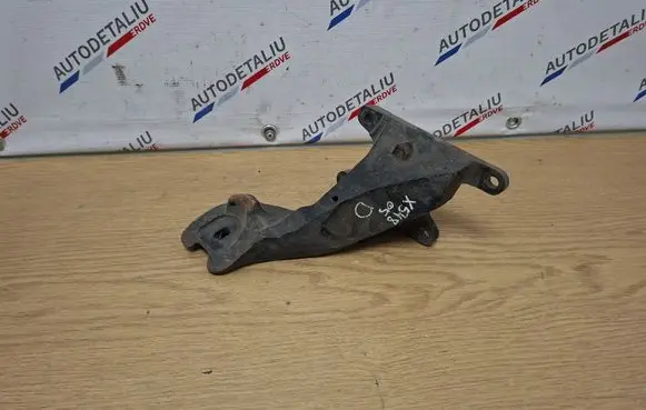 BMW X5 E53 Engine mounting bracket 6757708