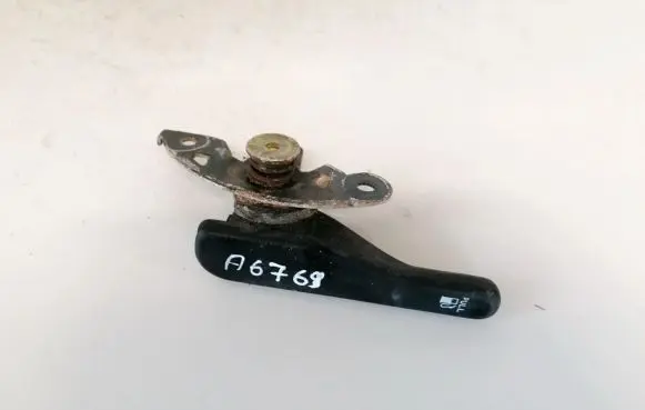 Nissan X-Trail T30 Fuel tank opening switch 