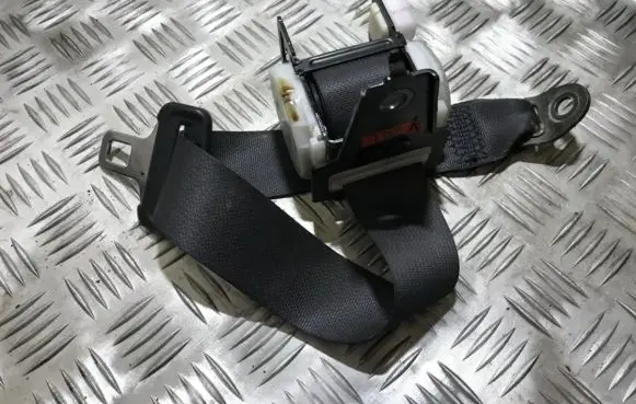 Mazda 6 Rear seatbelt dg070 e-3l