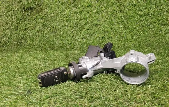 Opel Zafira C Ignition lock 23432546 20939745