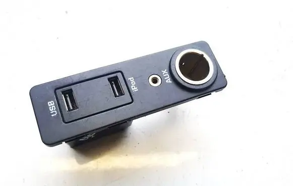 Jaguar XJ X351 USB socket connector a2c5336865900 aw9319c166aa