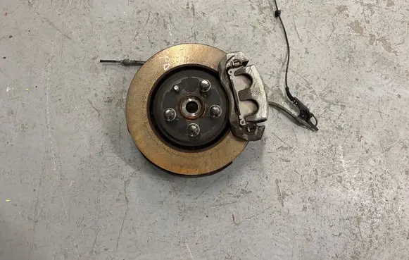 Toyota RAV 4 (XA50) Front wheel hub 