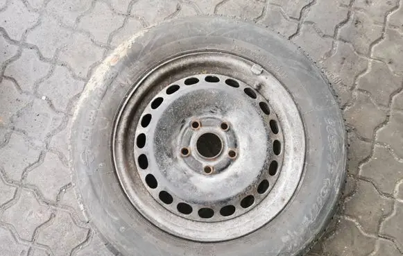 Volkswagen Golf V R15 spare wheel 8D0601027