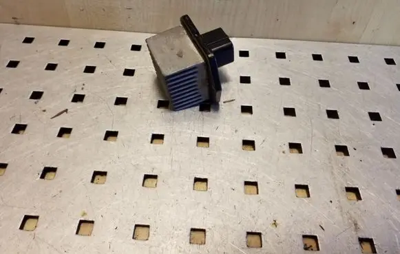 Mitsubishi Outlander Heater blower motor/fan resistor