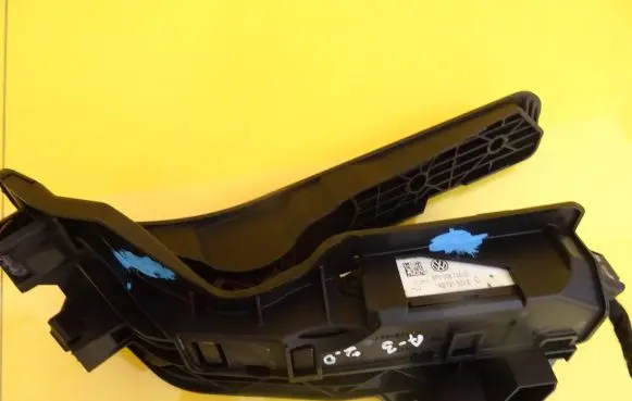 Audi A3 S3 8P Accelerator throttle pedal 1K2721503E