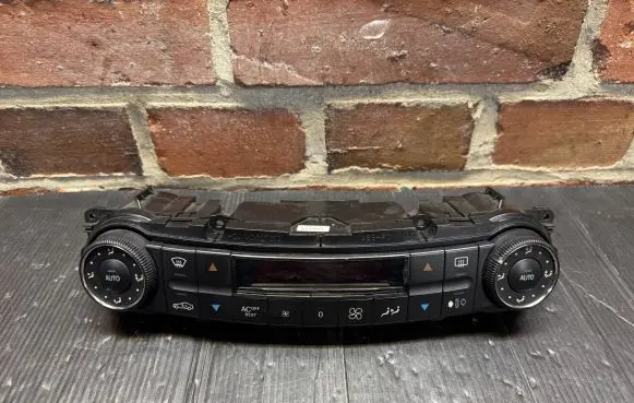 Mercedes-Benz E W211 Climate control unit 2118300685 00123203 E0012320
