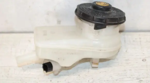 Honda CR-V Brake fluid reservoir 0204255770