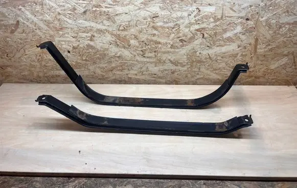 Honda CR-V Fuel tank mounting bracket 