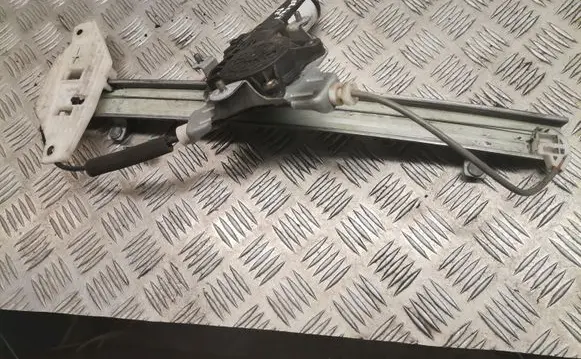 Hyundai Accent Front door window regulator with motor