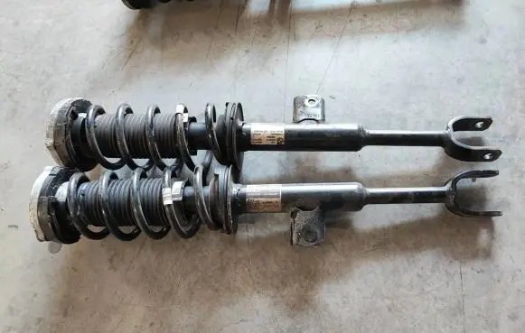 BMW 5 G30 G31 Front shock absorber/damper 6866598 6866597