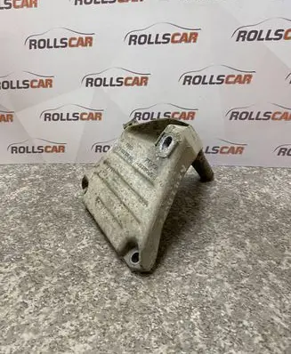 Audi A8 S8 D3 4E Engine mounting bracket 4E0199308AN