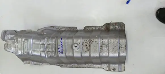 Hyundai i30 Heat shield in engine bay 