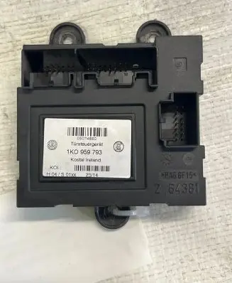 Volkswagen Caddy Door control unit/module 1K0959793 05074660 04S01X