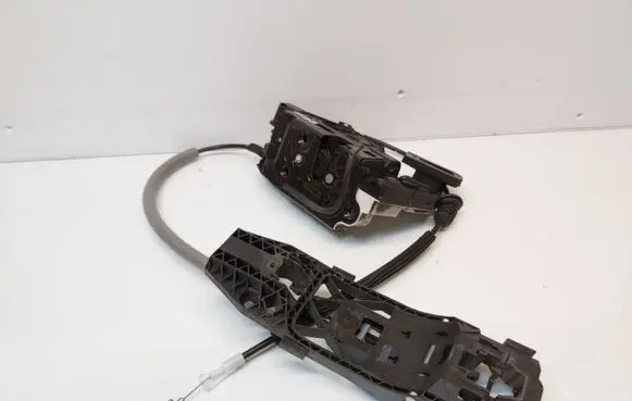Skoda Yeti (5L) Front door lock 5N0837017 5E1837016