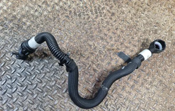Tesla Model Y Engine coolant pipe/hose 107759400E