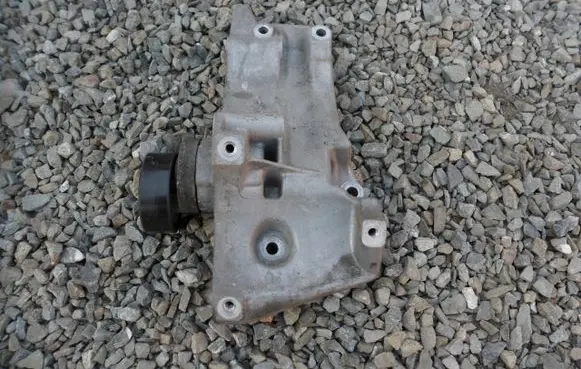 Seat Ibiza III (6L) Generator/alternator bracket 