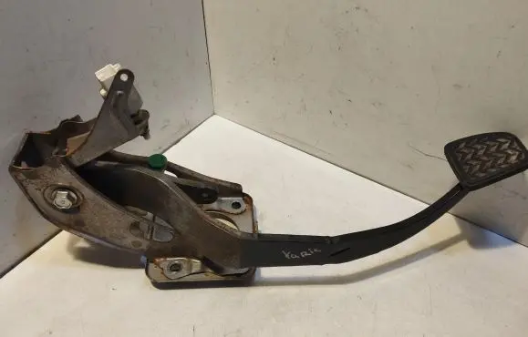 Toyota Yaris Brake pedal 0D010R 274B175