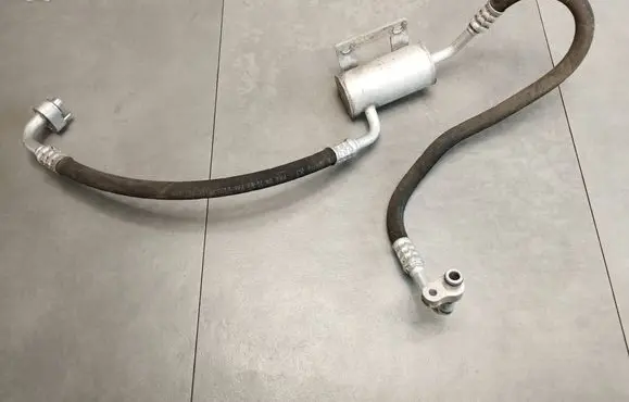 Air conditioning (A/C) pipe/hose