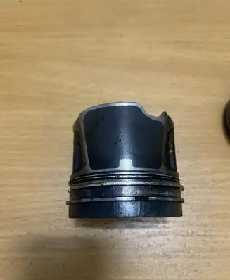 Piston